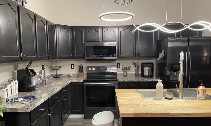 Midtown Anchorage Condo | Modern condo conveniently located Mid-town