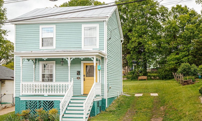 Staunton House | Green on New - Central Location and Staunton Charm