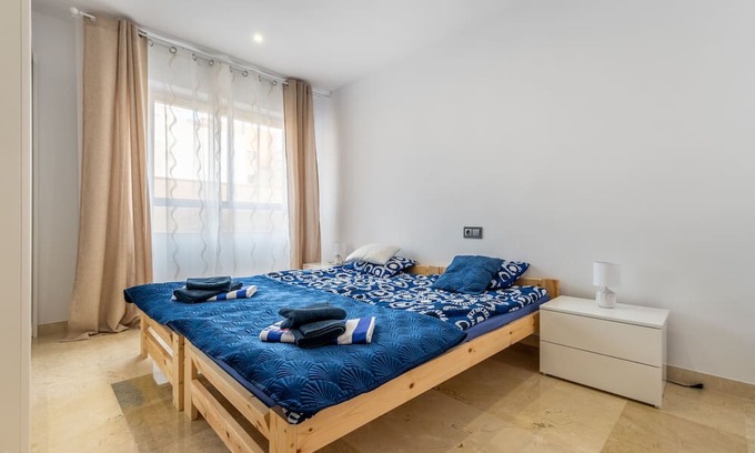 Torrevieja Apartment | Apartment 'Apartament Claro' with Balcony, Wi-Fi and Air Conditioning