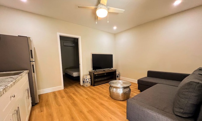 Homestead Apartment | Find Peace - Bird Tiny House in Japanese Garden