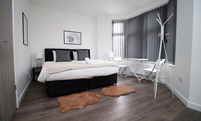 Splott Apartment | Contemporary & Chic Studio No6 -CoHost Collections
