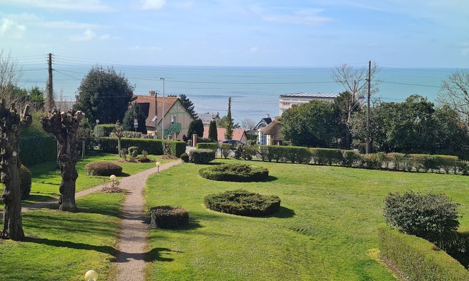 Trouville-sur-Mer Apartment | 2 Pièces vue mer
