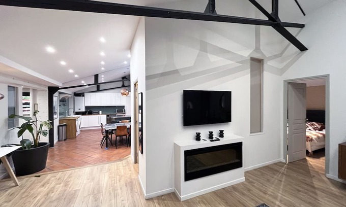 Quartier de la Porte-Saint-Denis Apartment | Urban Flat 161 - Sublime 4BDR Luxury Flat in Paris