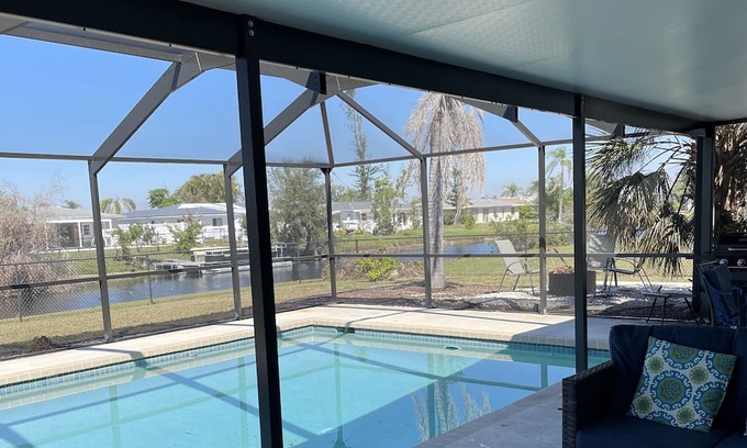 Oakland Hills House | Designer Home on Fresh Water Canal20x32 Heated Pool*Close to Manasota Key Beach