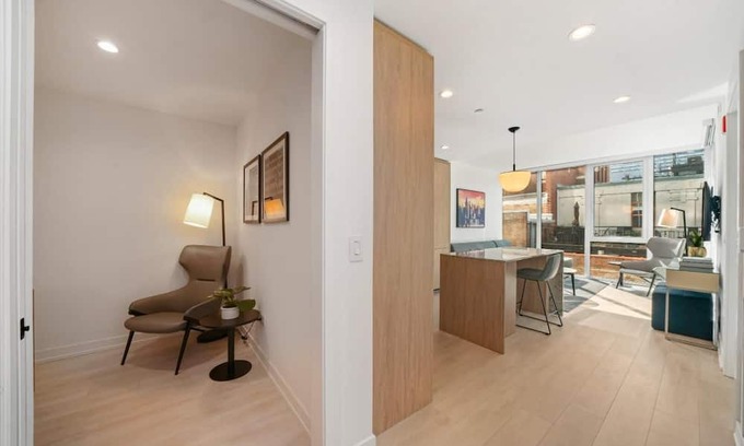 Killgubbin House | Stretch out in our spacious Executive One Bedroom & Office Suite.