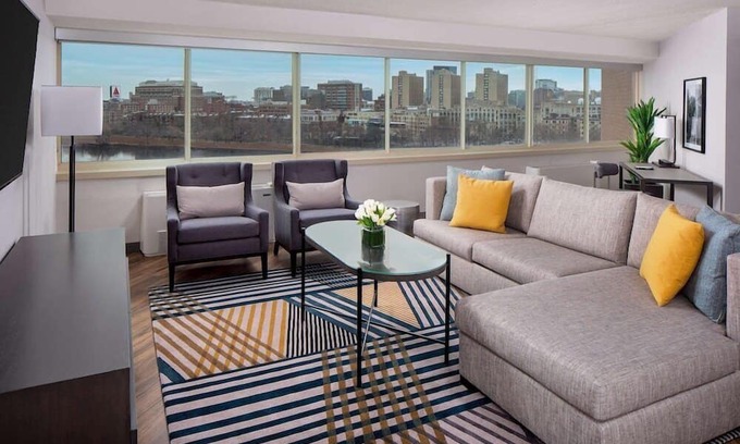 MIT House | 2 Connecting Suites at a 4⭐️ Hotel