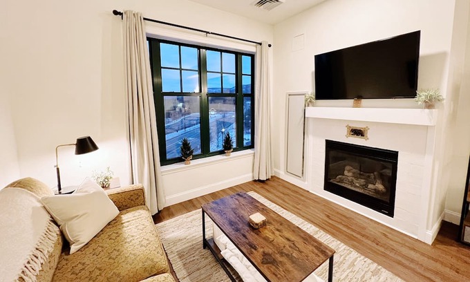 Vernon Condo | ⭐️ Cozy Retreat | Pool & Hot Tub ⛰ Mountain Creek Resort @ Appalachian