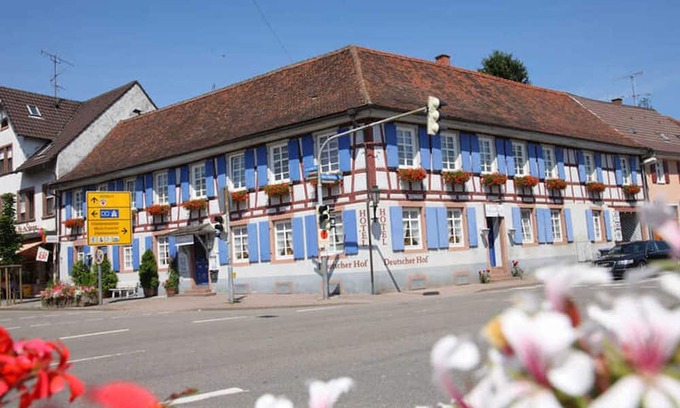 Ettenheim Cottage | Quadruple Room C with WC and shower - Hotel Deutscher Hof