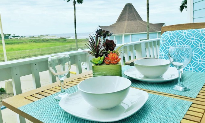 Galveston Condo | Seascape Condo- Beachfront Resort With Pool and Spa