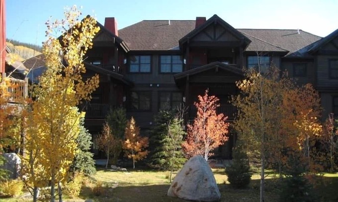Copper Mountain Village Condo | New Upscale Condo. Mountain Views. Near New Lift & Ski School.