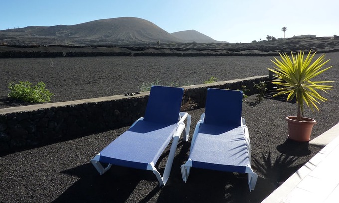 Tias House | Holiday house in quiet location with views of the Timanfaya National Park