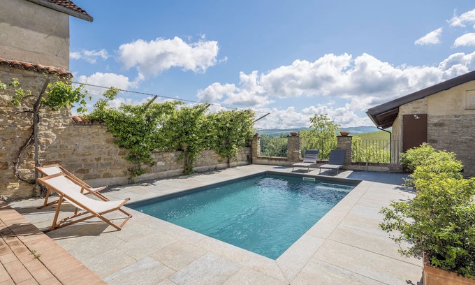 Monforte d'Alba Apartment | Ca Fredo Apartment With Pool Monforte