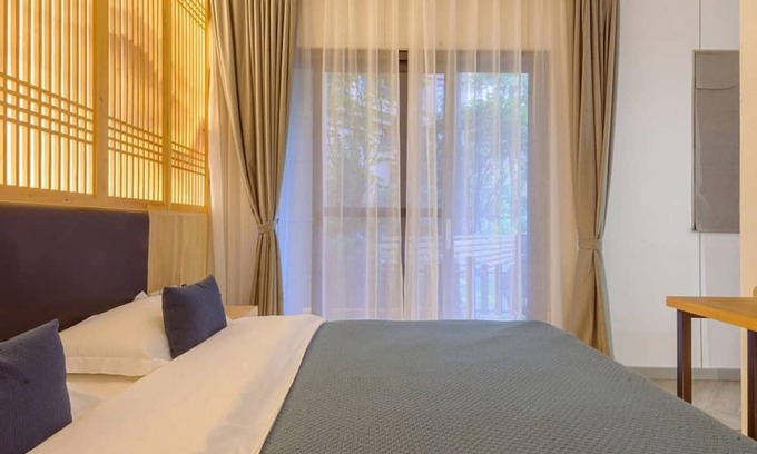 Emeishan House | Room-heinemann Hotel Standard King Room