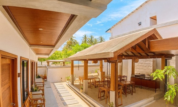 Felidhoo Hotel | Oshi Boutique
