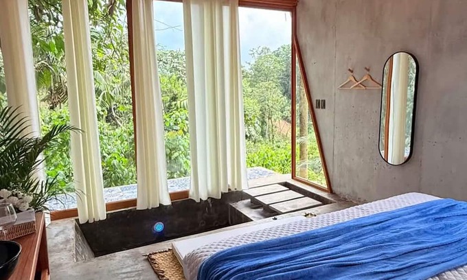 Pedro Vicente Maldonado Hotel | Bajo La Luna Suites