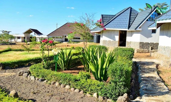 Marigat Hotel | Royal Doves Garden Lake Baringo