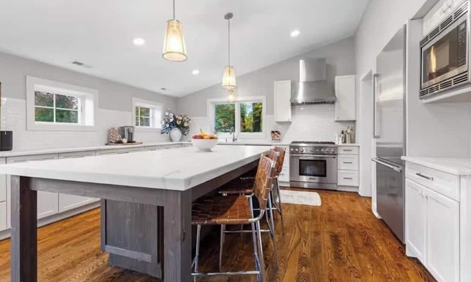 Westport House | Spacious 5-bedroom house in Westport