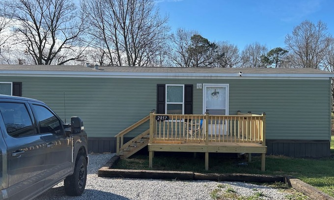 Pittsburg House | Charming 2-bedroom mobile home with AC and WiFi in London Built DEC 2024