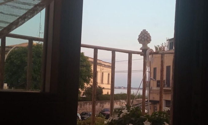 Santa Lucia Apartment | Apartment 'Borgo Sant'Antonio 14' with Sea View, Wi-Fi and Air Conditioning