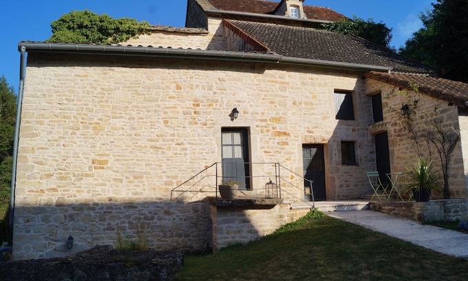 Laives House | Cosy little nest in the heart of a small Burgundy village