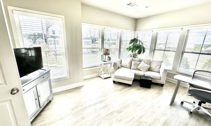 Buford House | Spacious 5-bedroom house in wonderful Buford/Dacula