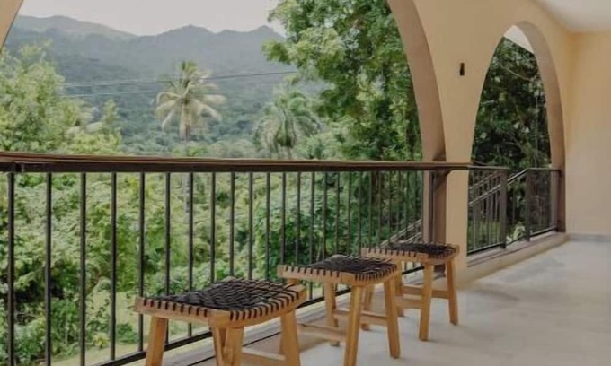 Jimenez House | Hacienda de Claire 1- Mountain and Beach Home