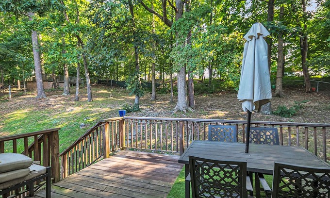 Knoxville House | NEW LISTING! Luxurious Getaway in Perfect Location by RedAwning