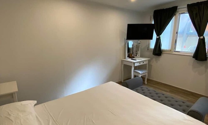 Stiava House | Villa Indipendente con Piscina e Posto Auto, nel Verde, a 5 Minuti da Viareggio