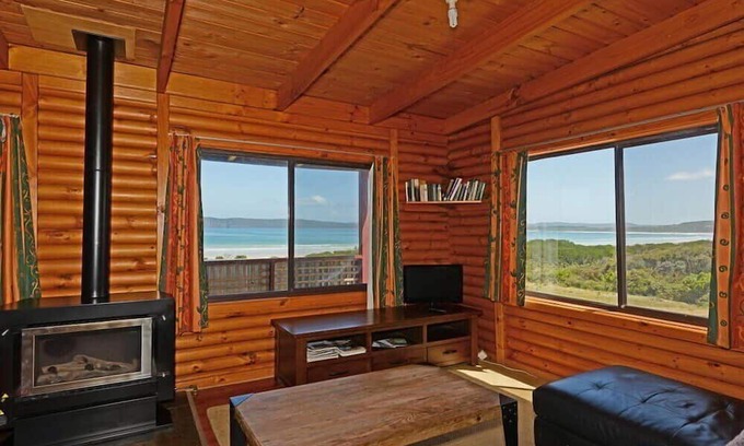 South Bruny House | Cloudy Bay Cabin ~ secluded in paradise!