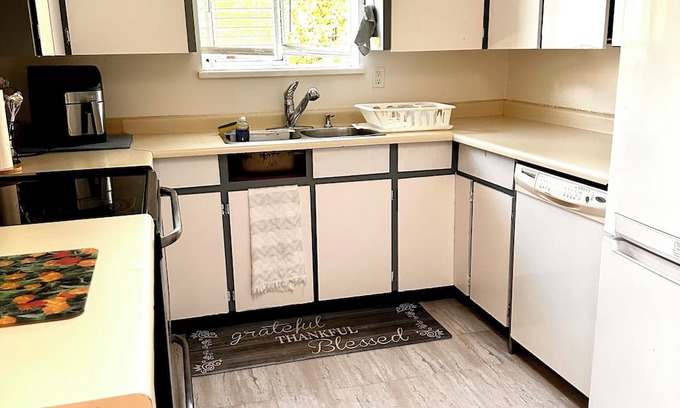 Maple Ridge House | Peaceful Hideaway in Maple Ridge
