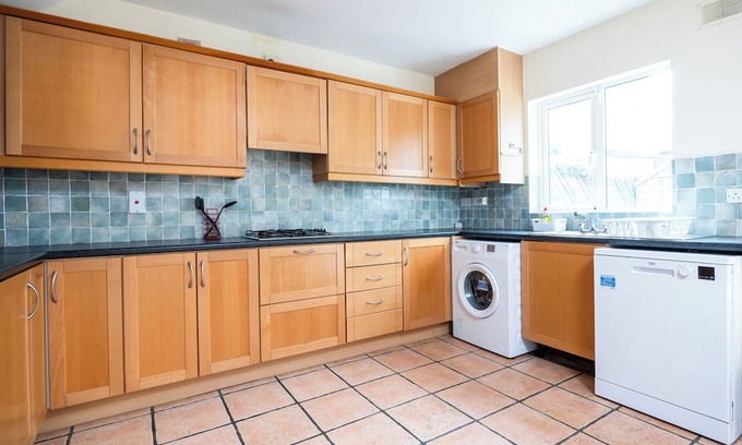 Rathmines House | Super 4 Bed House with Garden near Harolds Cross