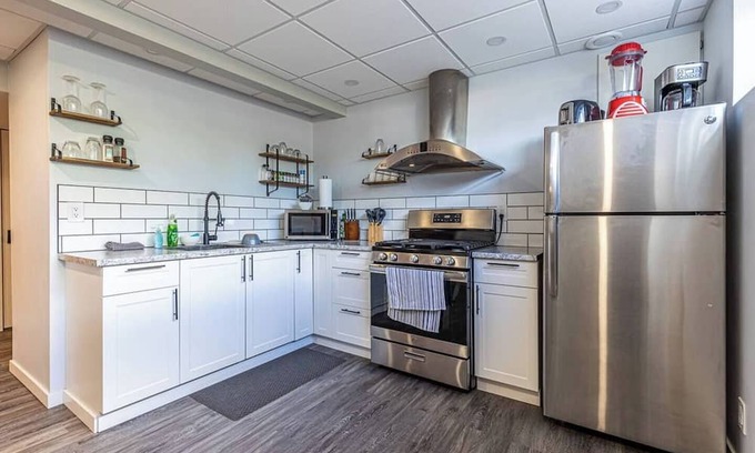 Prince George House | Stylish & Modern room w/WiFI