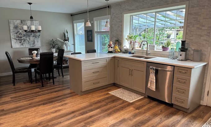 Port Alberni House | Executive Home in the Heart of the City