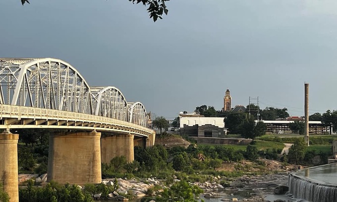 Llano Apartment | Downtown Llano: charming 1/1 corporate apt - WiFi, AC, 1 block from Llano River!