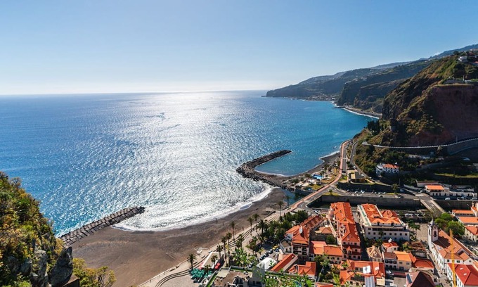 Ribeira Brava Apartment | Brava Loft by LovelyStay