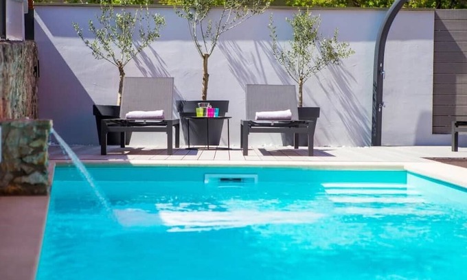 Lupoglav Villa | Villa Piano with heated pool