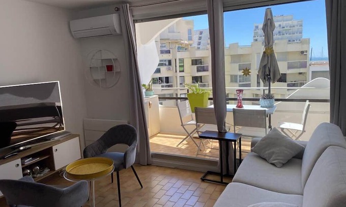 La Grande-Motte Apartment | Joli 3 Couchages, Cocooning, Clim, Wifi, Terrace, Port /Beach at 50 m.