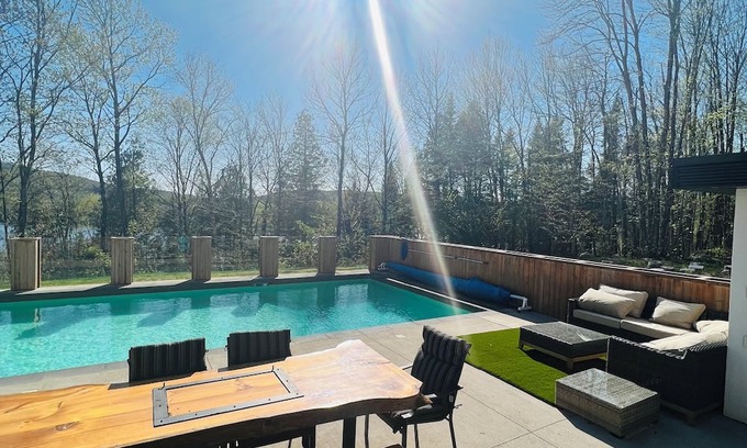 Stoneham-et-Tewkesbury House | 💖 Estate in the heart of nature