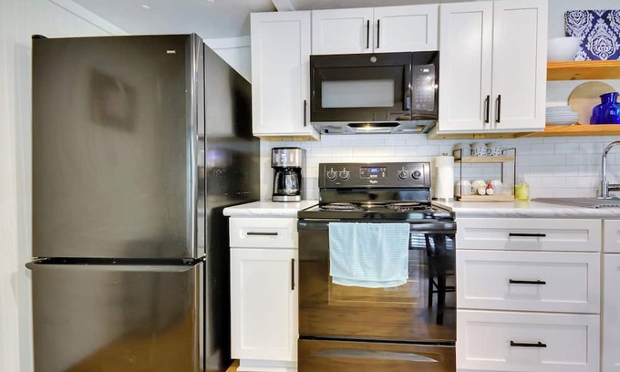 Winston - Salem Cottage | ‘The Reynolda Cottage’ w/ Decks, Near Wake Forest!