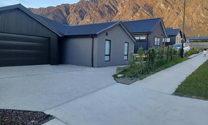 Kawarau Falls Cottage | Dhee's cottage