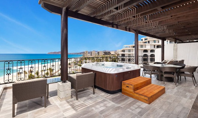 Santa Rosa Hotel | Villa La Valencia Beach Resort & Spa