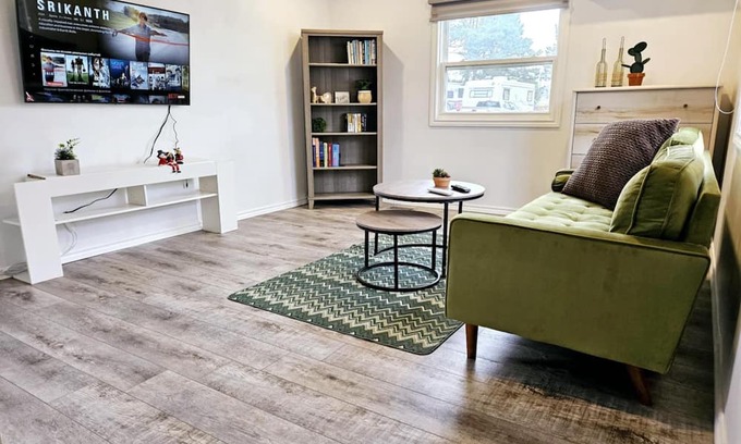 Linkletter House | 2 bd/1 ba, Tons of Amenities, TV