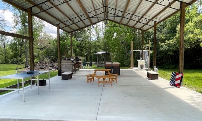Clarksville House | Cozy Camper at Bear Creek