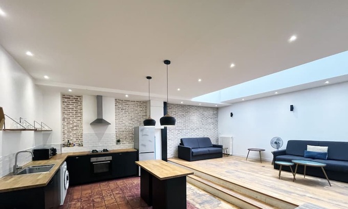 19th Arrondissement Apartment | Urban Flat 186 - Spacious 3 Bedroom Flat in Paris