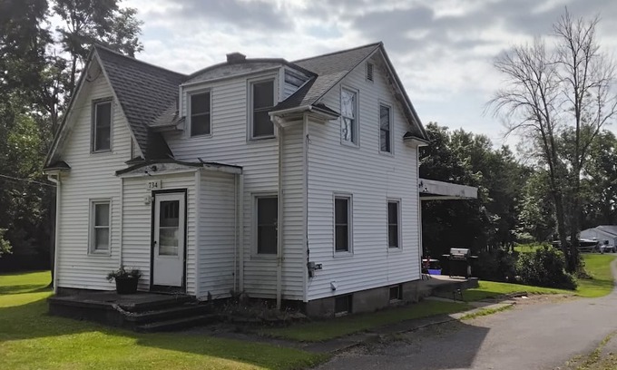 Waterloo House | Charming 3-bedroom house in beautiful Waterloo with WiFi, AC. Near many wineries