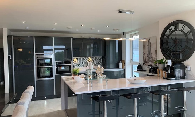 Derby Apartment | Luxury Entire City Penthouse with Hot Tub on roof terrace