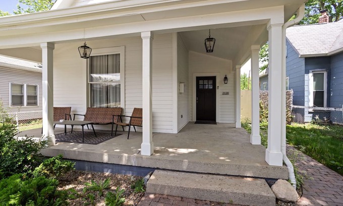 Windsor Park House | Windsor Manor, Beautiful Space with Great Rates