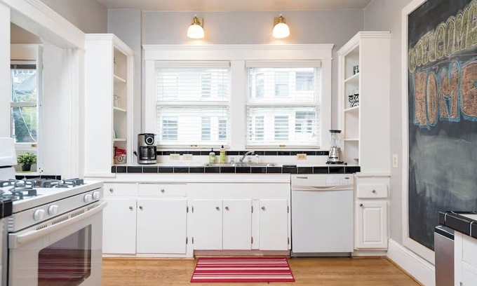 Goose Hollow Condo | Spacious Condo Near NW 23rd