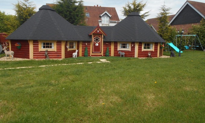 Hambleton Cabin | Charming 1-Bed Lodge close to Blackpool/Cleveleys