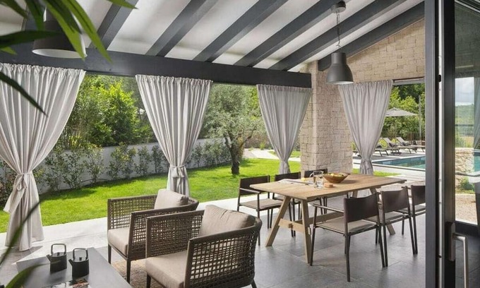 Ripenda Verbanci Villa | V Labin Comfortable holiday residence